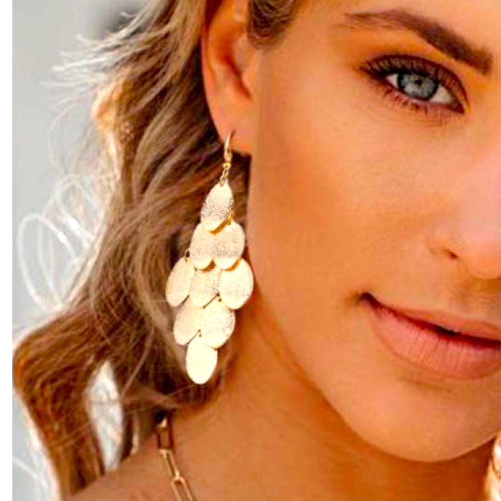 Chandelier earrings